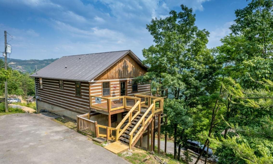Smoky View With A Twist Villa Pigeon Forge Exterior photo