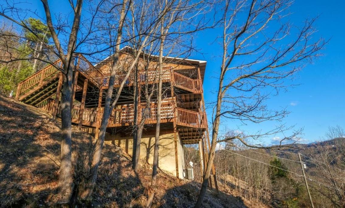 Smoky View With A Twist Villa Pigeon Forge Exterior photo