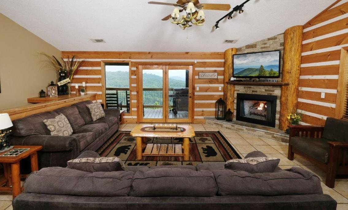 Smoky View With A Twist Villa Pigeon Forge Exterior photo