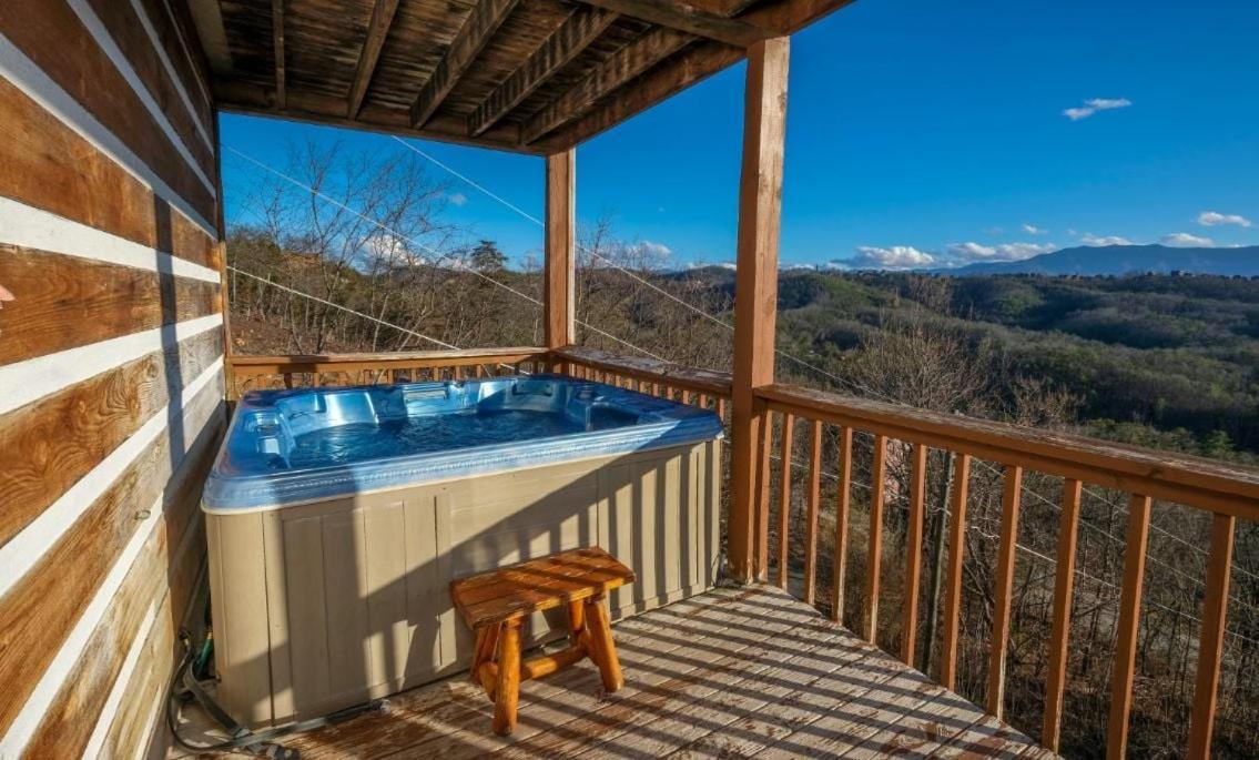 Smoky View With A Twist Villa Pigeon Forge Exterior photo