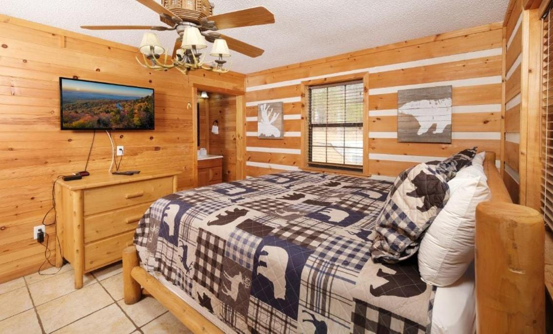 Smoky View With A Twist Villa Pigeon Forge Exterior photo